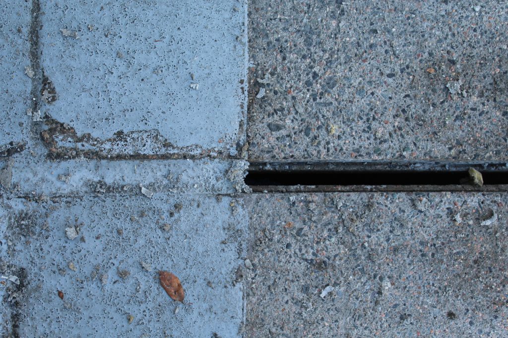 before and after using water jetting for sealant removal.